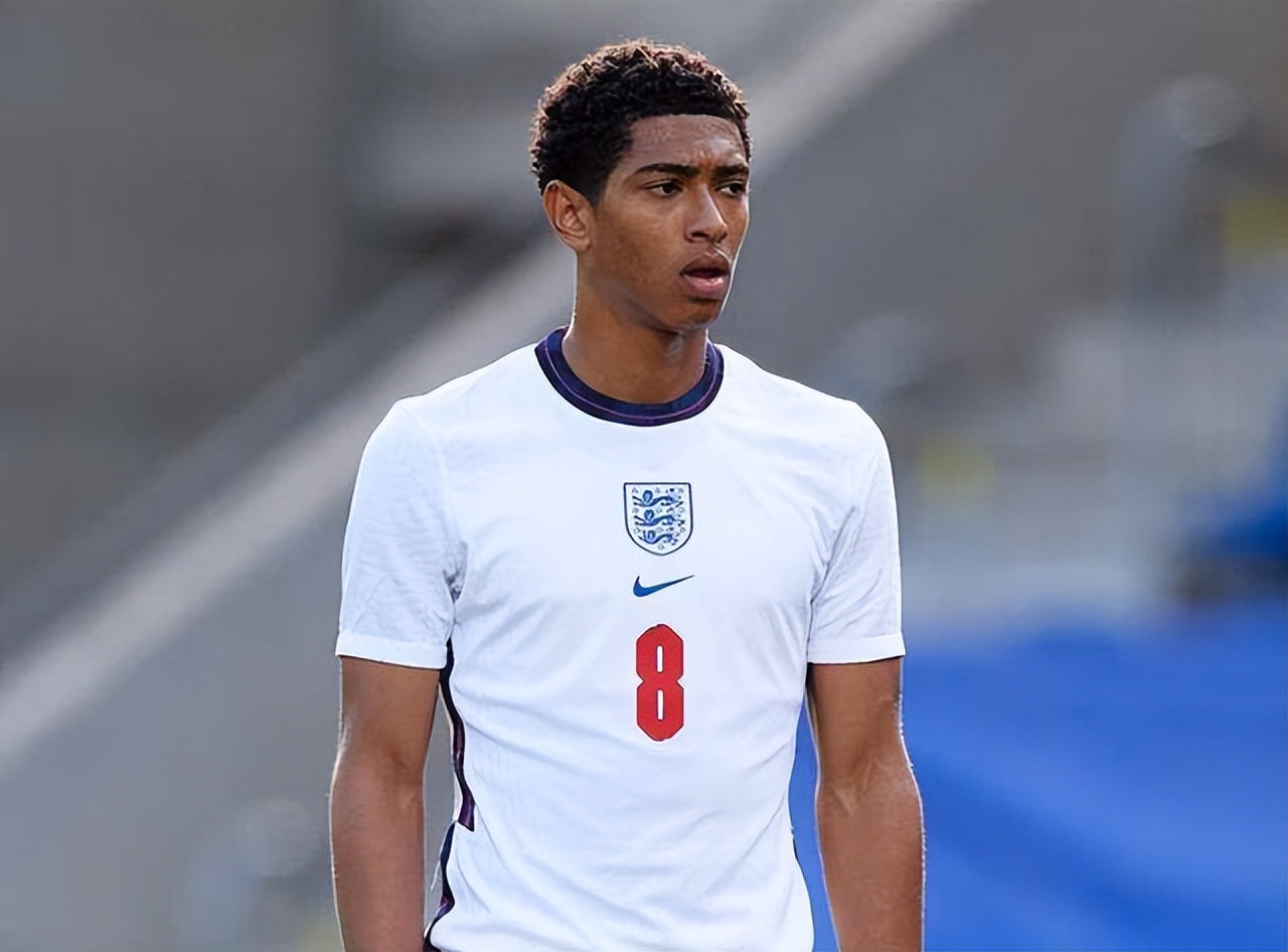 六台主持人批阿隆索：赢了输了都是那个表情，最糟糕的发布会（六台主持人抨击阿隆索：胜负一个样的表情，发布会表现最差）