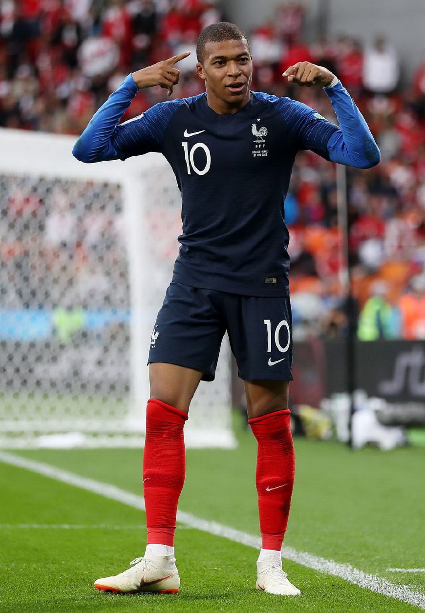 状态出色！唐斯全场投篮23中13，暴砍35分18篮板豪华两双（唐斯手感火热，23投13中砍下35分18篮板，豪取大号两双）