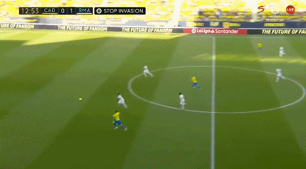 已经不是第一次了！菲利普-阮首回合就曾因失误送给国安两球（失误并非头一回！菲利普-阮首回合两度送礼助国安破门）