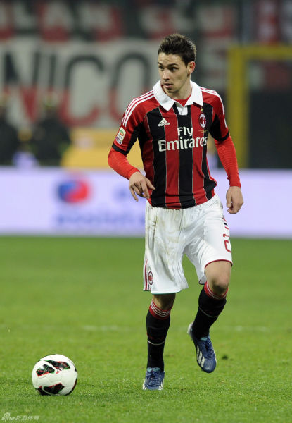 中超联赛总结：积分榜前三分析,（中超赛季回顾：积分榜三强解析）