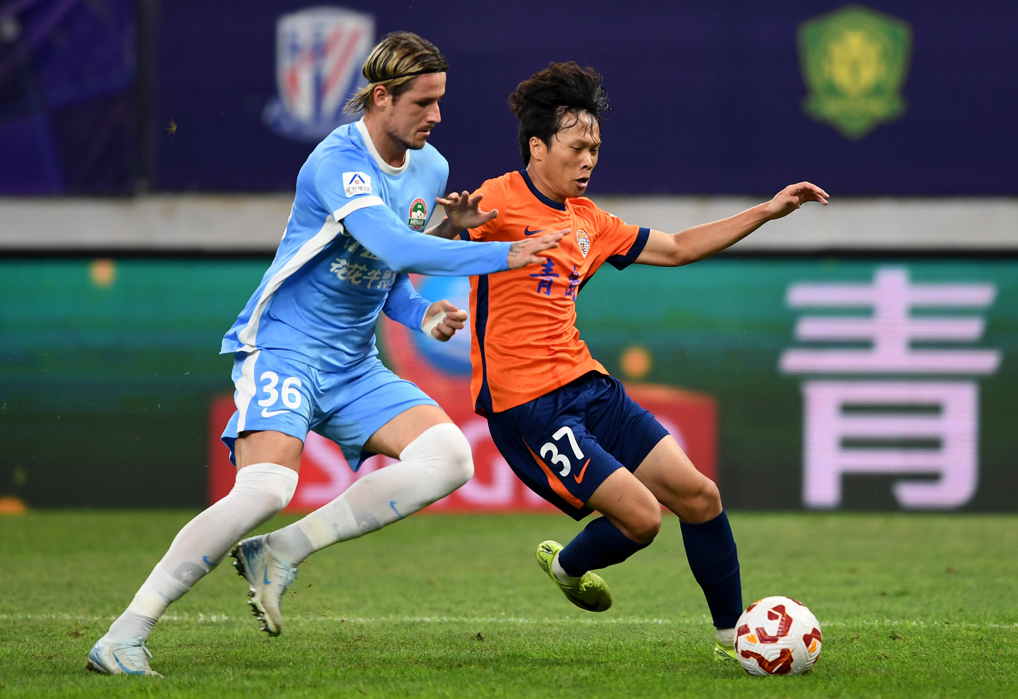 弗兰克：获胜后热刺晋级形势大好，西蒙斯延续了自身好状态