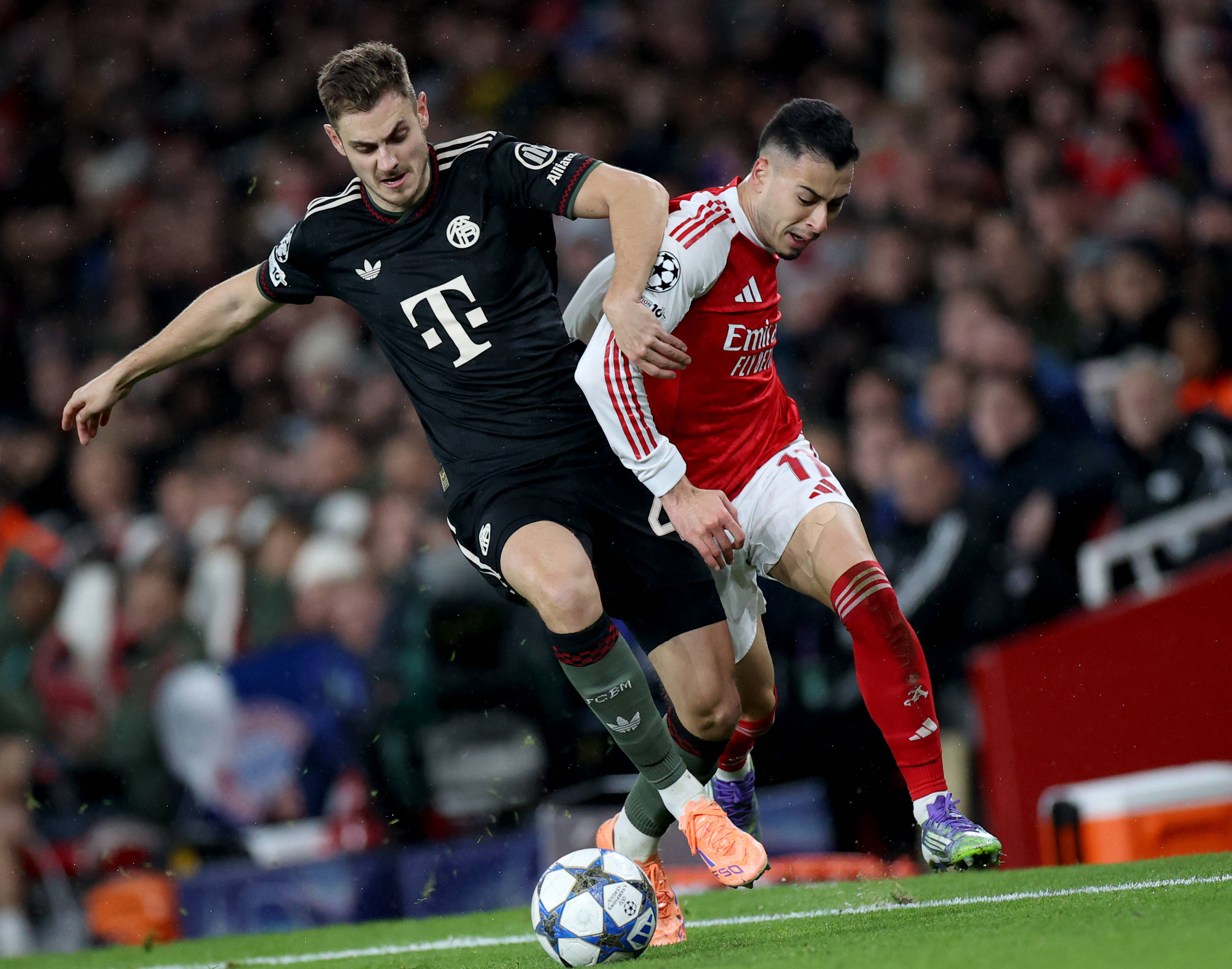 2025赛季中超最佳阵容：法比奥、瓦科领衔，蒋圣龙、朱辰杰入选（中超2025赛季最佳阵容出炉：法比奥、瓦科领衔，蒋圣龙与朱辰杰上榜）