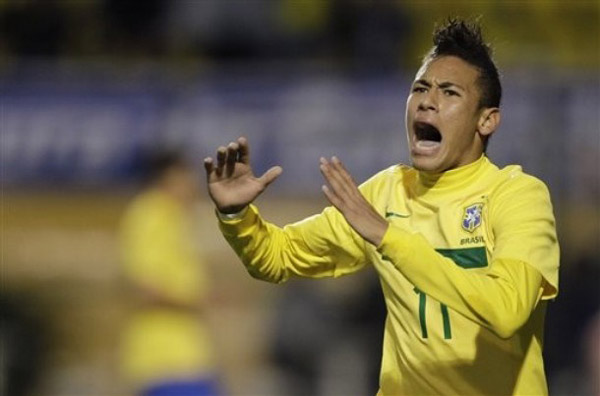 34岁阿联酋国脚奥马尔宣布退役，曾斩获亚洲足球先生（阿联酋国脚奥马尔34岁挂靴，曾获亚洲足球先生）