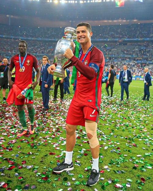 慢镜头：戴维不会在一月离开尤文，斯帕莱蒂准备重新激活他（慢镜头：戴维冬窗留守尤文，斯帕莱蒂拟重新启用）