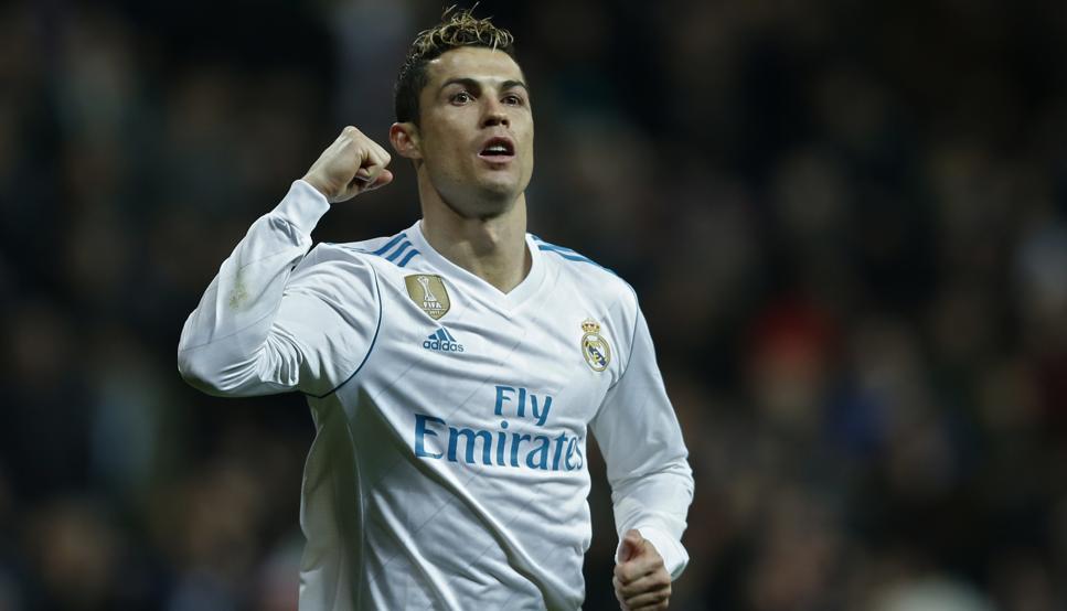 英超：曼联客场2-1击败莱斯特城（英超-曼联客场2-1战胜莱斯特城）