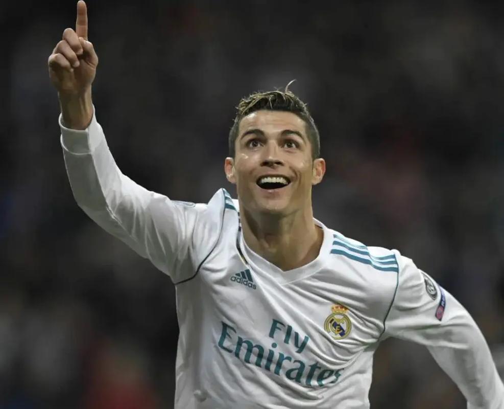 巴萨官方回顾诺坎普翻新前最后一场：12人仍在队内，7人首发（巴萨官网回顾诺坎普改造前末战：阵中仍有12人，7人当时首发）