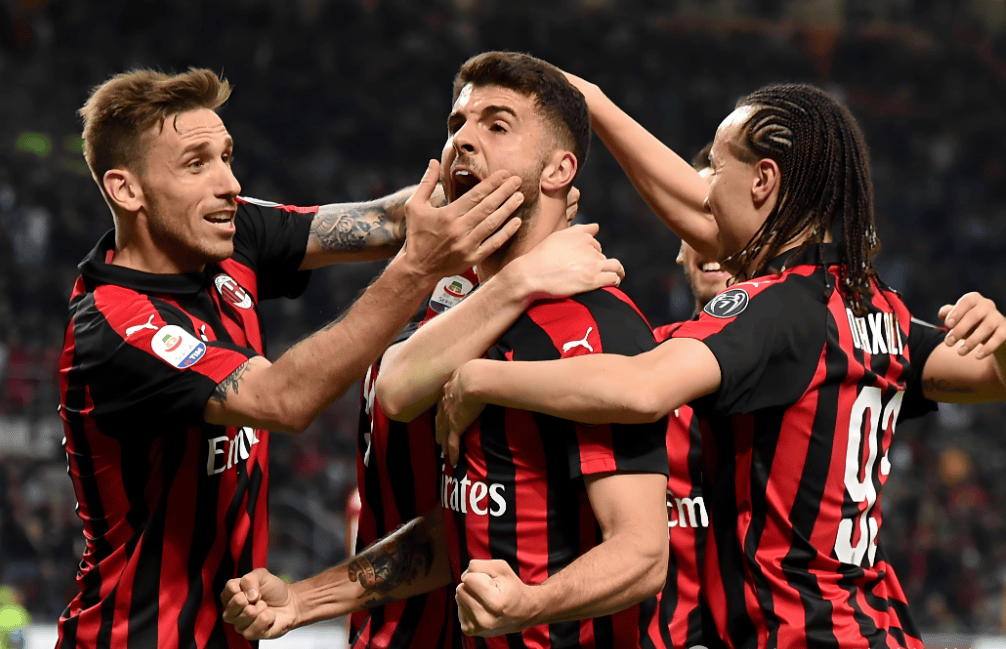 曼联对非洲杯征召的立场：伯恩茅斯之战的困惑与挑战（非洲杯征召风波下的曼联立场：对阵伯恩茅斯的疑云与考验）