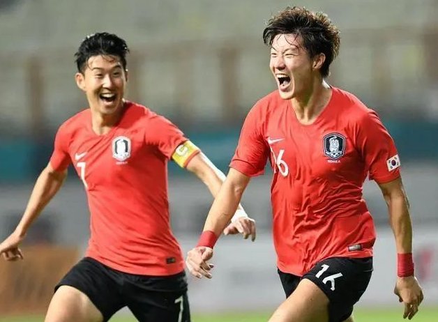 中超：武汉三镇主场1-0小胜上海申花（中超：武汉三镇主场1比0力克上海申花）