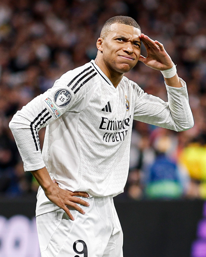 桑加雷战热刺全场数据：2传1射贡献3球，传球成功率87.8%（桑加雷对热刺高效发挥：1射2传参与3球，传球成功率87.8%）