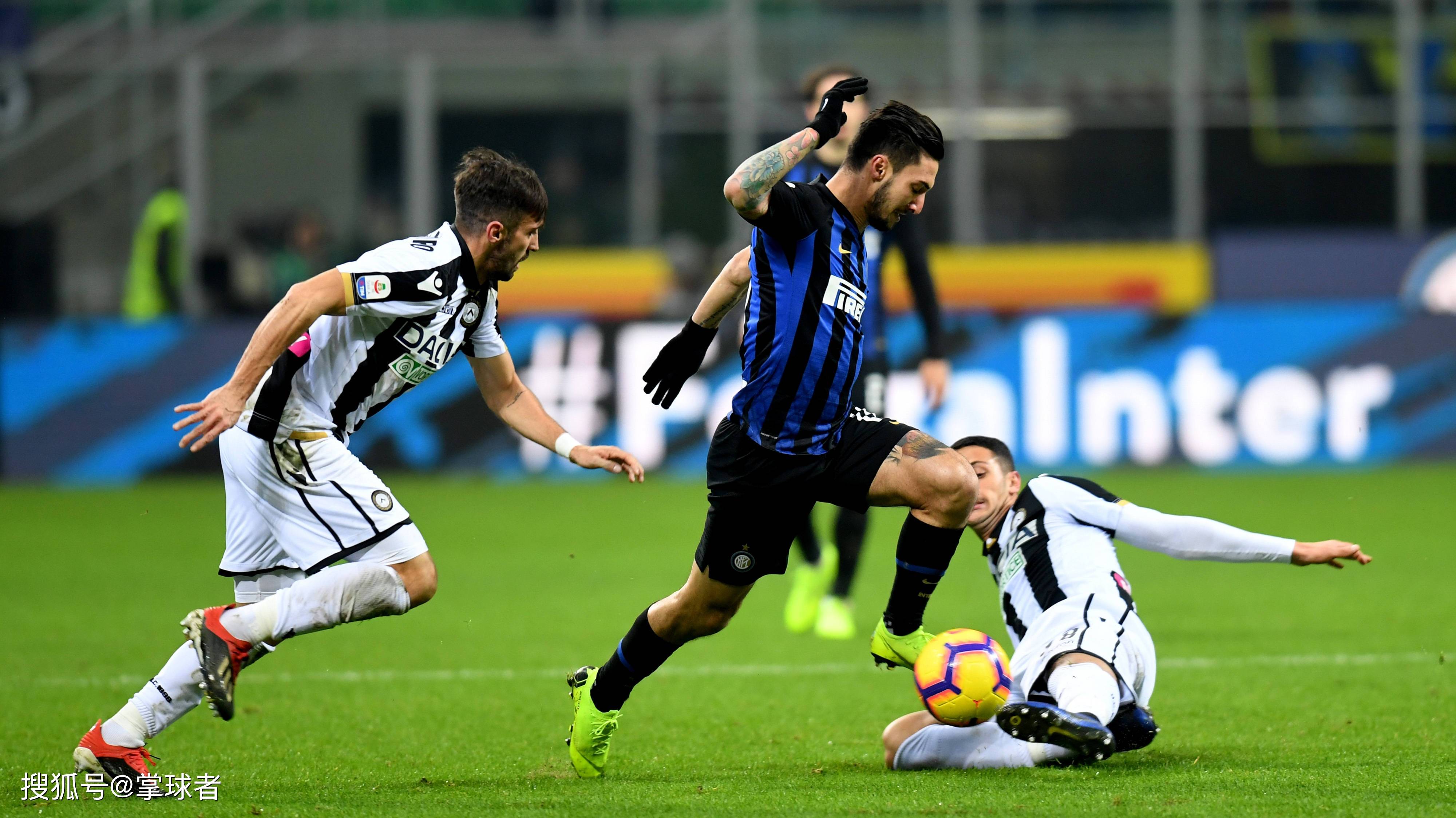 莫雷托：罗马已经问价科林蒂安前锋尤里-阿尔贝托（莫雷托：罗马已向科林蒂安询问尤里-阿尔贝托的报价）