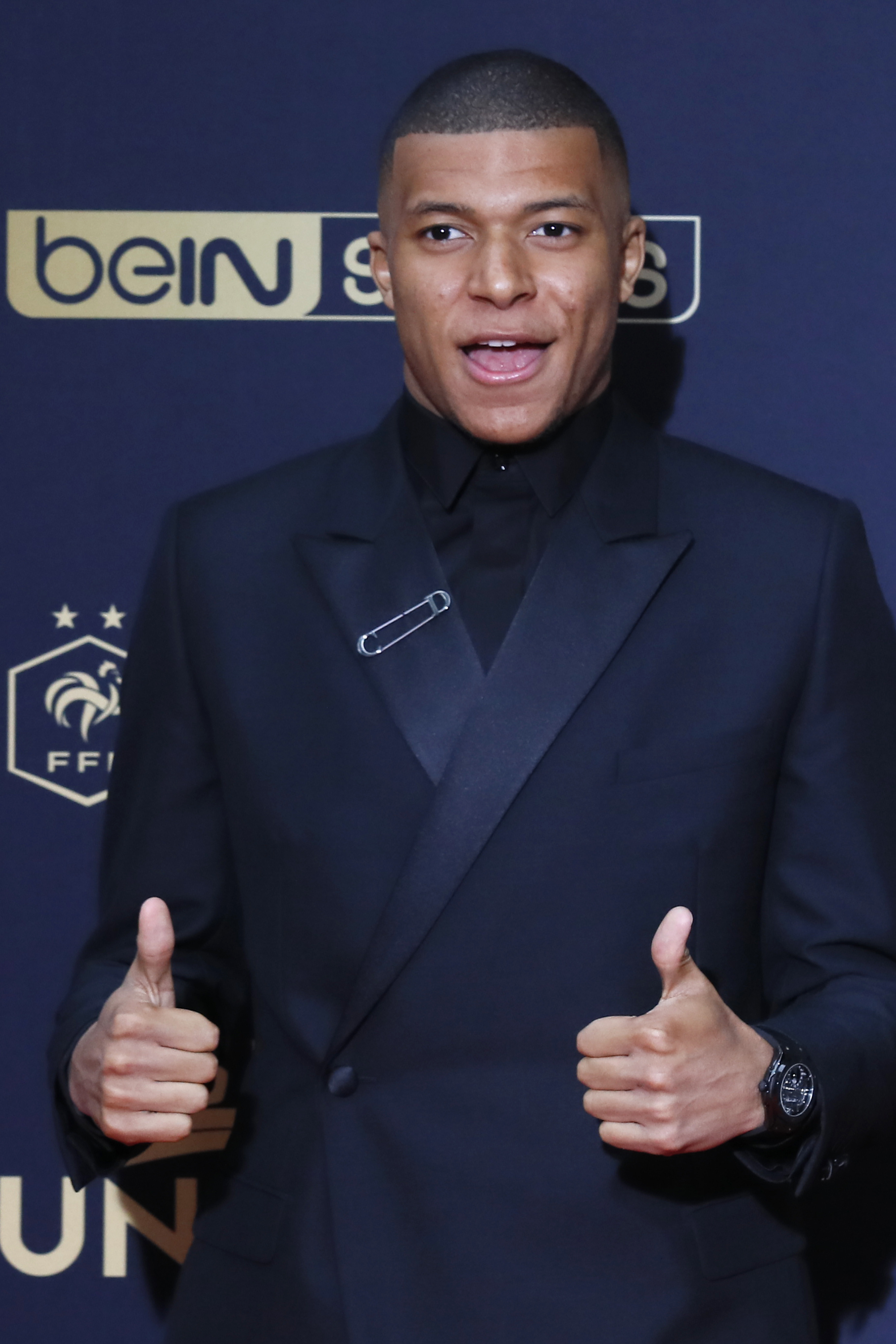 富勒姆主帅：打进了精彩的进球却被取消，这判罚令人难以置评（富勒姆主帅不满：精彩破门被判无效，判罚令人无言以对）