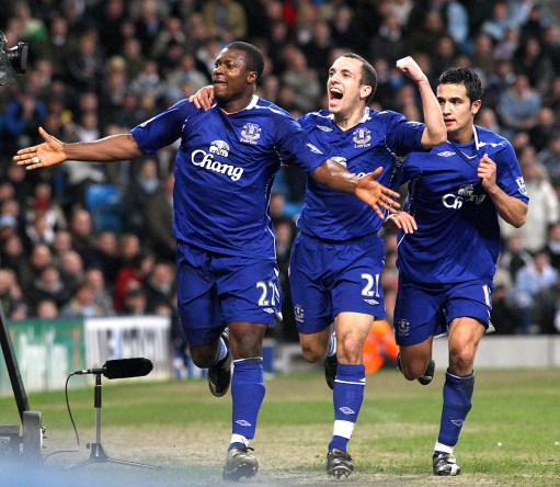 国安刚拿到足协杯冠军！就连夜官宣欧洲名帅到队执教，值得期待（足协杯夺冠后，国安连夜官宣欧洲名帅执掌球队，令人期待）